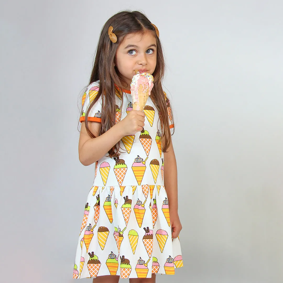 Short-sleeved dress with ice cream